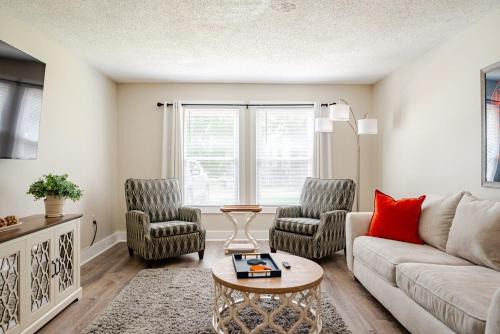 Auburn Apartamento | 2BR 2BA Renovated Condo under 1 mile to Toomers