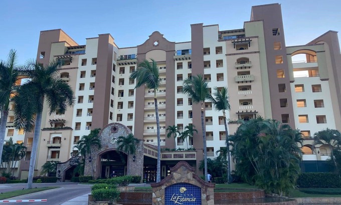 Flamingos Complejo | 2BR/3BA Luxuries Suite - Sleeps 8 - with a view