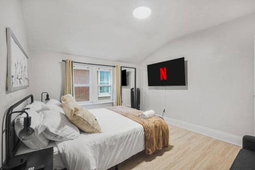 Durham Region Apartamento | 2BR Apt Mins from Beach and Downtown Free Parking