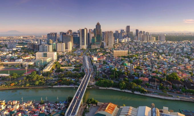 Kapitolyo Condominio | 2BR condo, Panoramic views of Makati, BGC & Ortigas city skylines w/ AC & wifi
