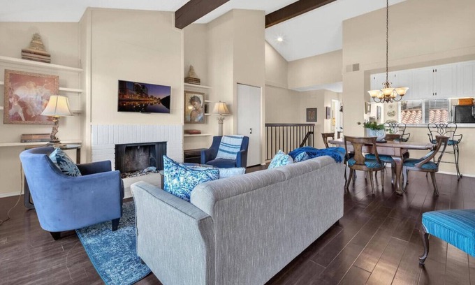 Aviara Condominio | 2BR Condo with Views Near Shops & Food + Fast WiFi