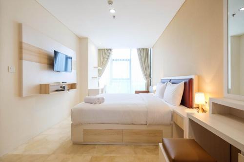 Mampang Prapatan Apartamento | 2BR Cozy and Modern L'Avenue Apartment By Travelio