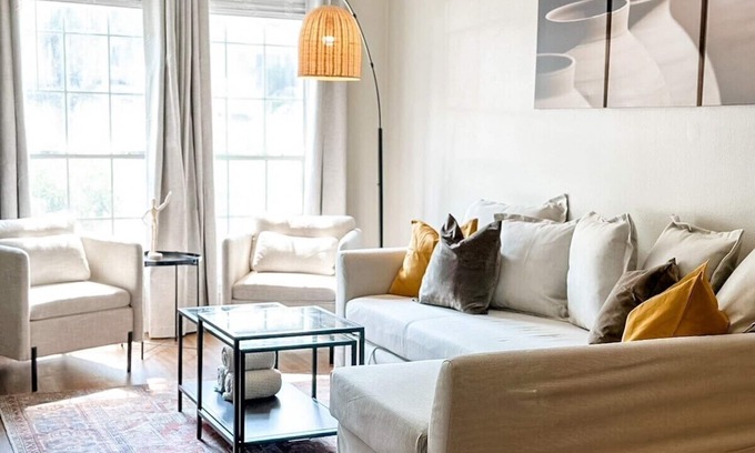 Mobile Apartamento | 2BR Cozy Getaway Near MOB