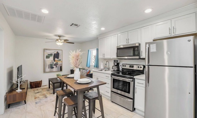 Coronado Casa | 2BR Desert Retreat Central Phoenix Monthly Rental