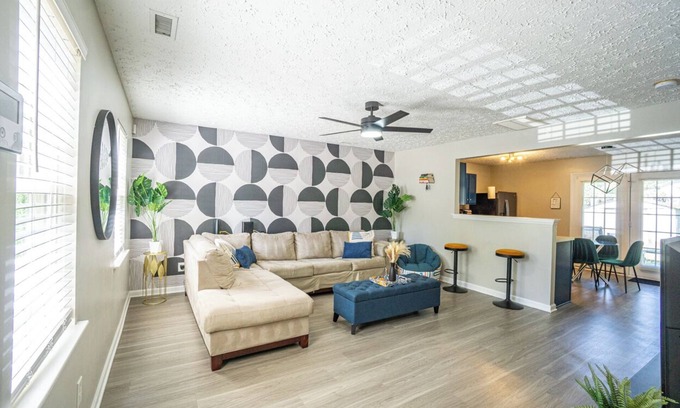 Northeast Raleigh Casa | 2br: each w/private full bath