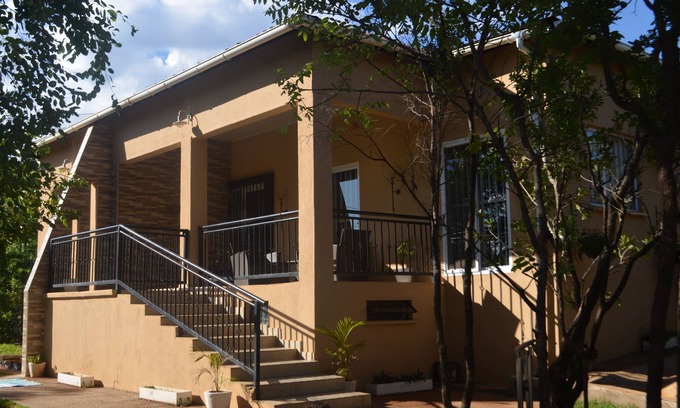 Chipata Cabaña | 2BR HOME Wifi + Parking Homz Cottage - Chipata. Zambia