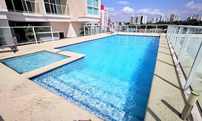 San Francisco Apartamento | 2BR + office queen bed terrace great location near parque Omar