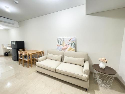 Kesawan Apartamento | 2BR Podomoro w/access to mall