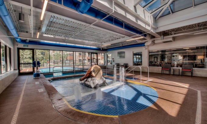 Peak 9 Condominio | 2br Sleeps 5 - Perfect For Families, At Base Of Peak 5 2 Bedroom Condo by RedAwning