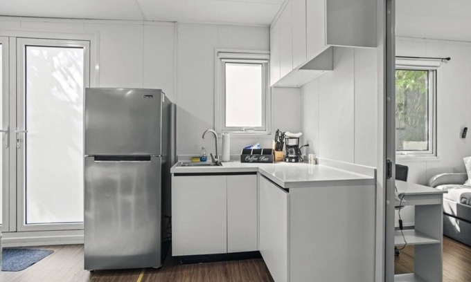 Hollywood Casa | 2br Tiny Farm Home Near Seminole Hard Rock Casino! 2 Bedroom Farmhouse