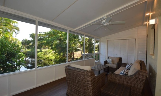 Bonita Springs Casa | 2BR Waterfront Blue Heron Townhome 5 Min To Beach!