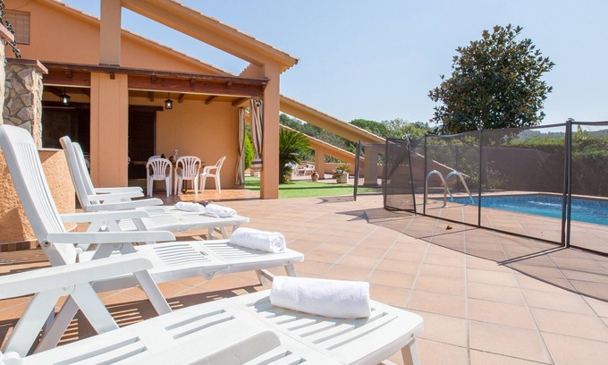 Puigventos Villa | 2CIP01-14pax - Casa con capacidad para 14 personas y piscina privada situada en una zona tranquila