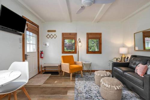 Saugatuck Casa | 2min walk Downtown - Outdoor Patio - Pet Friendly