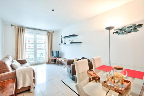 Fabron Apartamento | 2P balcon Vue Mer YourHostHelper 2 mins de la mer