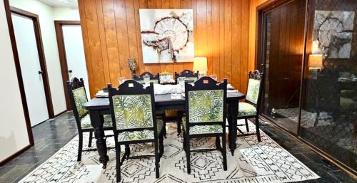 Croydon Casa | 3 Bdrm home,pool, BBQ , fireplace Great for a weekend of fun or family retreat