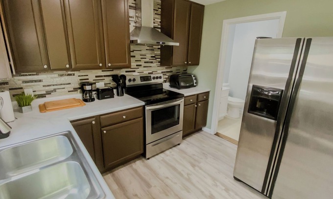 La Porte Casa | 3 bed, 1-1/2 bath, Prime Location
