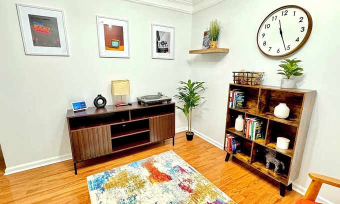 Town Center Casa | 3 Bed 2.5 Bath Townhome Retro Modern Zen Family Friendly Escape