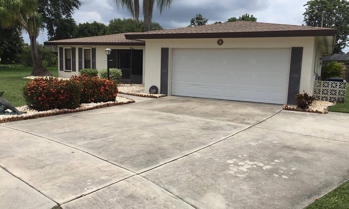 Lochmoor Waterway Estates Casa | ¿Necesita escaparse para unas vacaciones o un viaje de negocios?