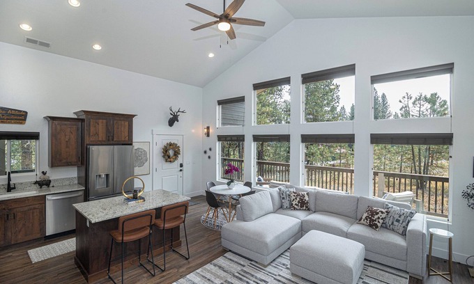 New Meadows Casa | 3-bed, 3-bath house in peaceful New Meadows with WiFi, AC