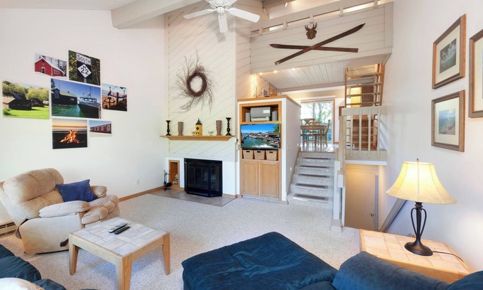 Cedar Condominio | 3 bed 3 bath, Well maintained, Outside heated pool