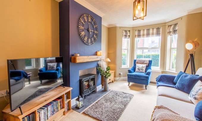 Lowestoft Casa | 3 bed Edwardian holiday home 150 yards to Pakefield’s golden beach