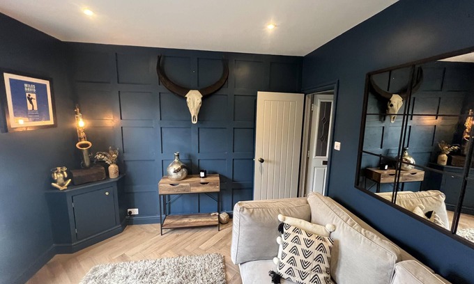 Guildford Casa | 3 Bed Home - Sleeps 6, Garden, Pets, Free Parking