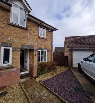 Merthyr Tydfil Casa | 3 Bed House with Garage, NR BPW & Brecon Beacons National Park