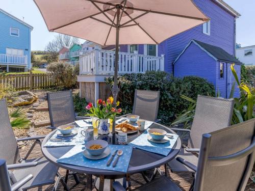 Pembroke Casa | 3 bed in Freshwater East FB100