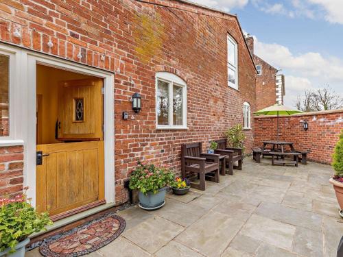 Whitchurch Casa | 3 Bed in Whitchurch 73192