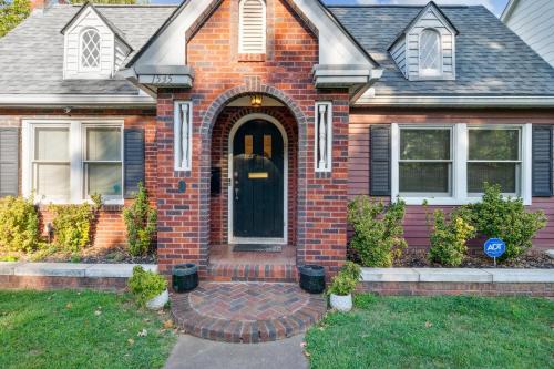 Cherry Street Casa | 3 Bed, Office, Hot Tub, 2 Min To Cherry St