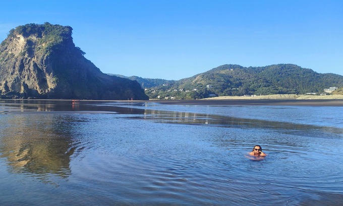 Karekare Casa | 3 Bed Tranquil Nature Escape with Stunning views, Spa, Beaches & Stargazing.