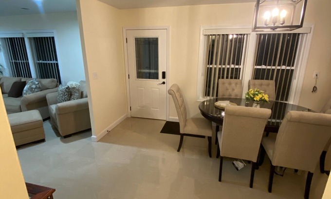 Randolph Casa | 3 Bedroom 1.5 Bath home minutes from Boston!! Beautifully decorated and cozy.