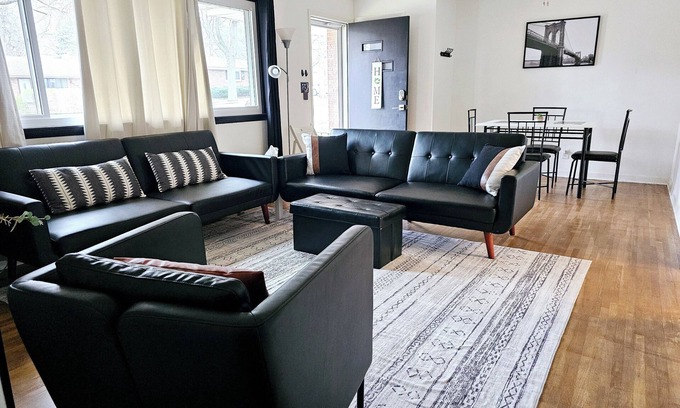 Lincoln Casa | 3 bedroom, 1 bath furnished rental