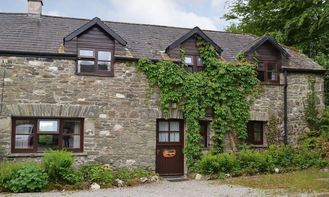 Saint Ann's Chapel Cabaña | 3 bedroom accommodation in Dunterton, near Tavistock