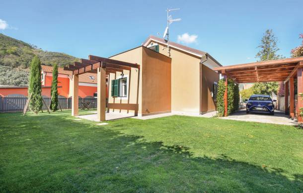 Cisano sul Neva Casa | 3 bedroom accommodation in Cisano sul Neva