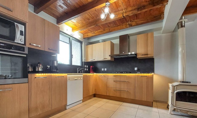 Saint-Hostien Casa | 3 bedroom accommodation in Saint-Hostien