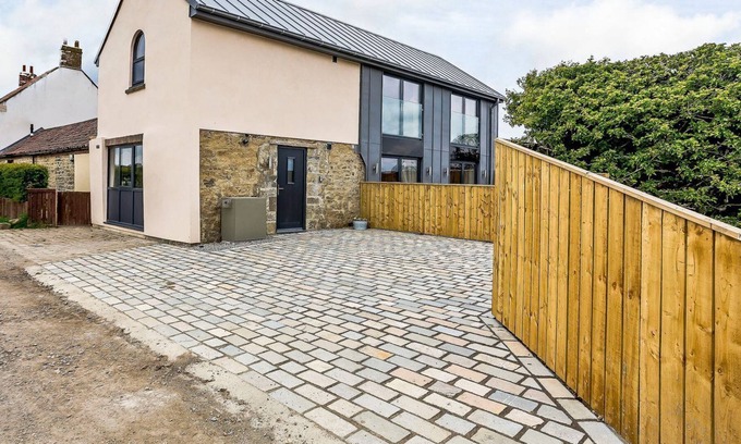 Bedale Cabaña | 3 bedroom accommodation in Kirkbridge, near Crakehall