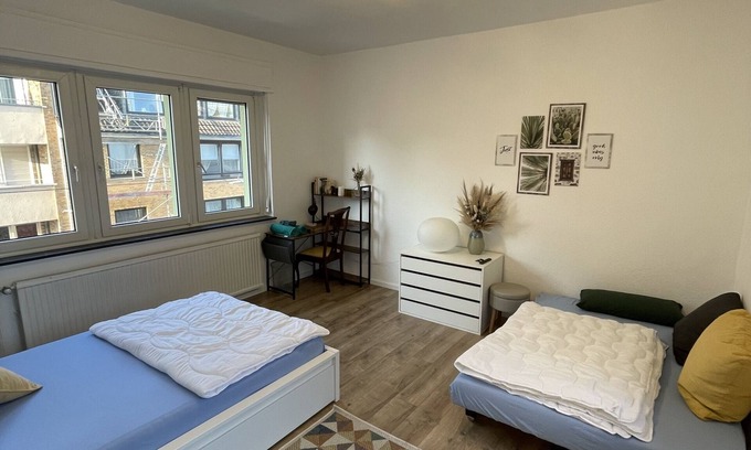 Siegburg Apartamento | Alquiler-Baño Privado-10 min vom ICE