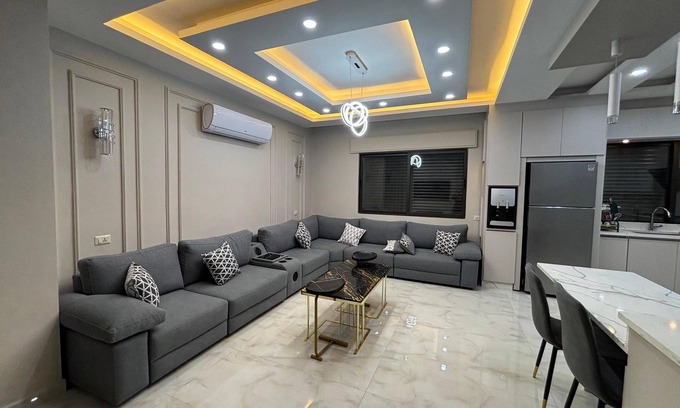 Al Jubeiha Apartamento | 3-bedroom apartment in lovely Amman with AC