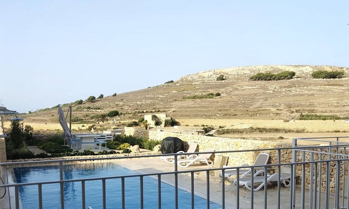 Ta' Pinu Apartamento | 3-bedroom apartment in Għarb with stunning Views and hotel amenities