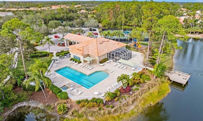 Naples Condominio | 3-bedroom condo, resort style gated community in Naples Florida