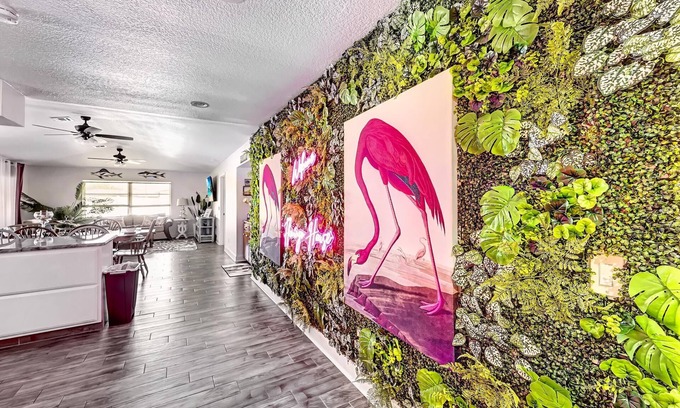 Grove City Casa | 3-bedroom Flamingo Retreat Heated Pool Beach