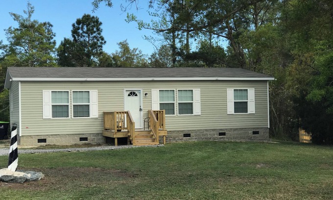 Cedar Point Casa | 3 bedroom getaway just 5 mins from the beach