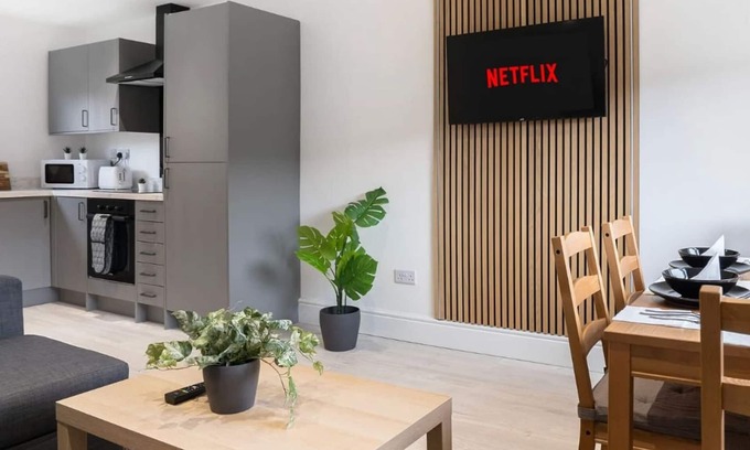 Newcastle-upon-Tyne Casa | 3 Bedroom House-free Parking