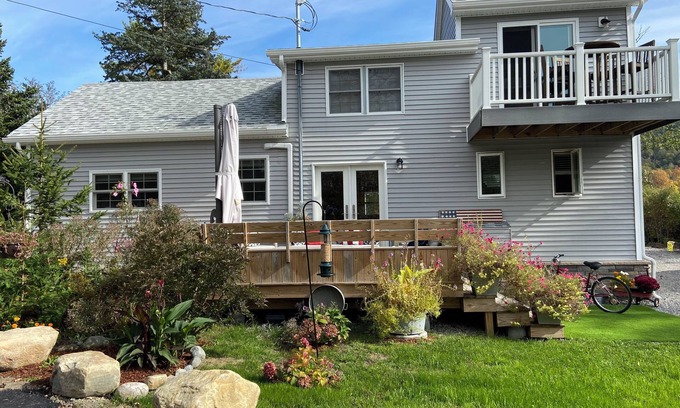 North Lake George Casa | 3-Bedroom Home walking distance to Black Point Beach rated #3 in the state of NY