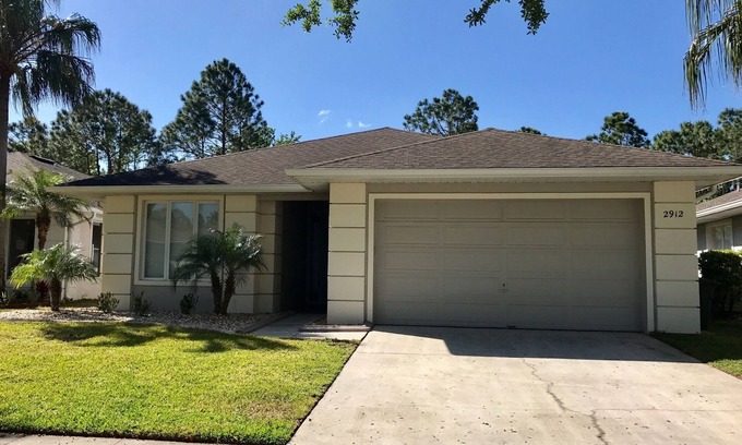 Sunset Lakes Casa | Casa de 3 habitaciones con área de piscina privada e Internet inalámbrico