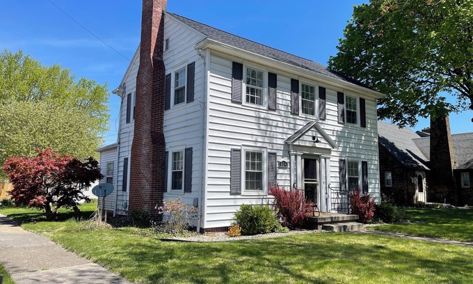 Marion Casa | 3-bedroom house 2 blocks from MGH on wonderful family-friendly street!