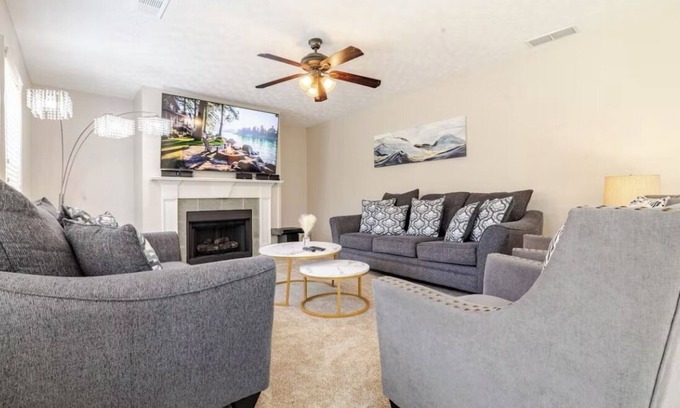 Lawrenceville Casa | 3-bedroom house in charming Lawrenceville with Game Room, Arcade, WiFi, AC.