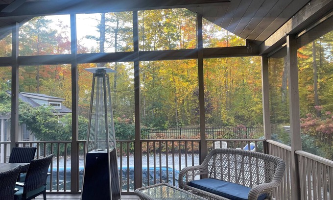 Malta Casa | 3-bedroom house in Saratoga MINUTES to track with pool, hottub, pool table