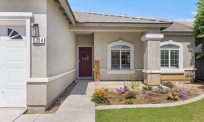 Bakersfield Casa | 3-bedroom house in delightful Bakersfield with WiFi, AC